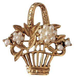 1928 Brand Gold Tone Faux Pearl Flower Basket Brooch Pin E173